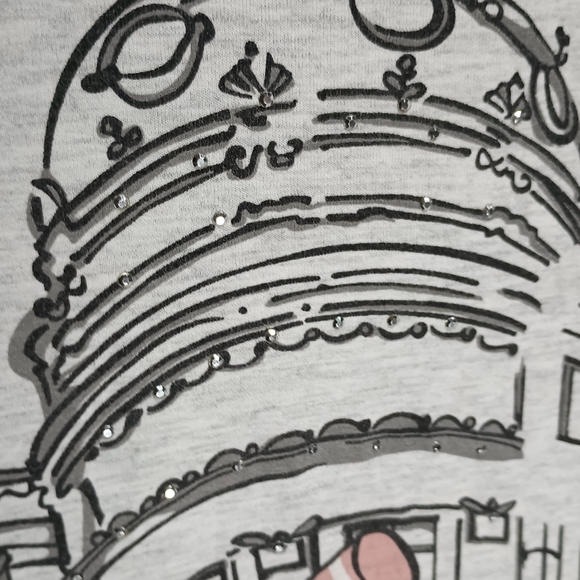 Parisian girl shopping with gems decorating the building. Size large. - Picture 4 of 8